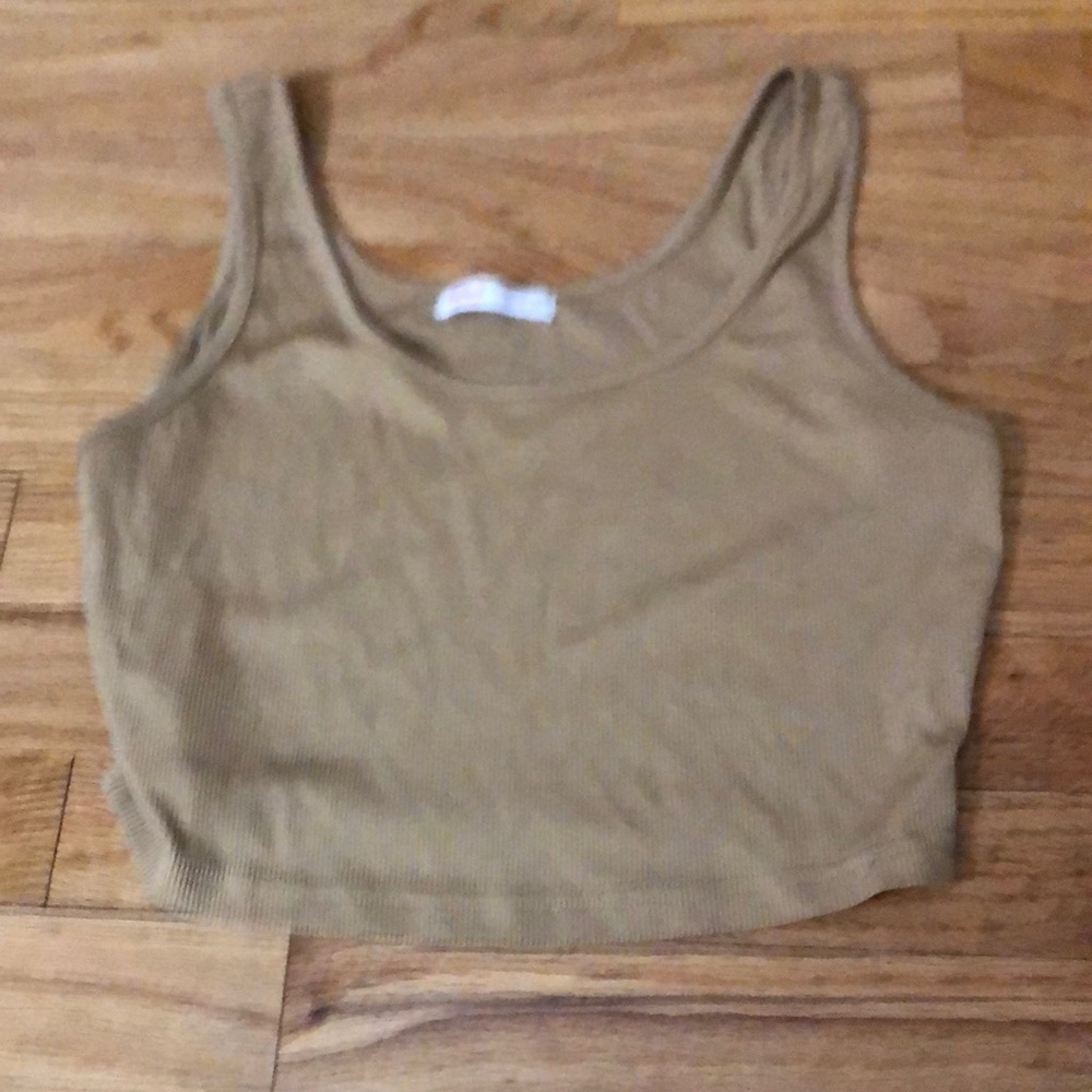 a tan basic cropped tank top